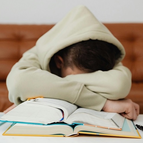 孩子總在安親、補習班度過？家長注意！學生棄學，往往來自身邊在乎的人永遠看不到他的好、他的進步
