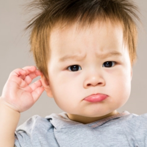 孩子講話慢、發音不標準恐是聽損？醫提醒：學齡後小心 6 疾病導致聽力損傷