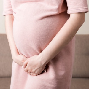 懷孕後期還這麼痛苦？「恥骨聯合」疼痛、胃食道逆流該怎麼辦？