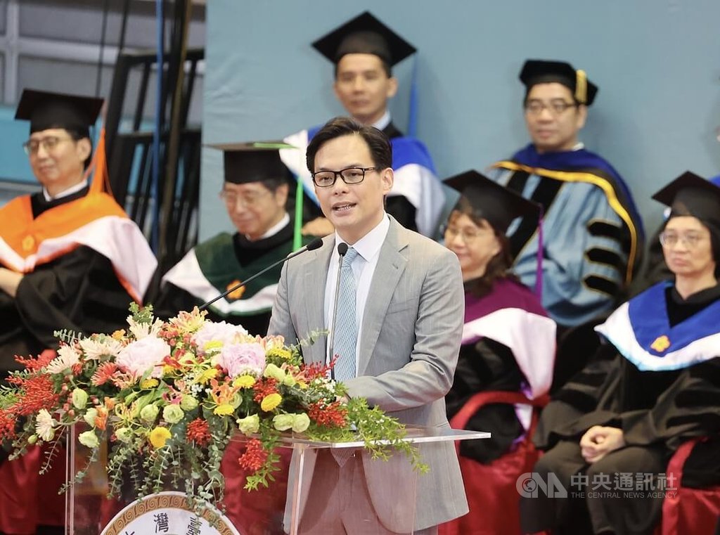 大一被當15學分，2科零分，台大念6年才畢業！林之晨勉學子：「沒有奇蹟，只有累積。」期許每個人持續越級打怪
