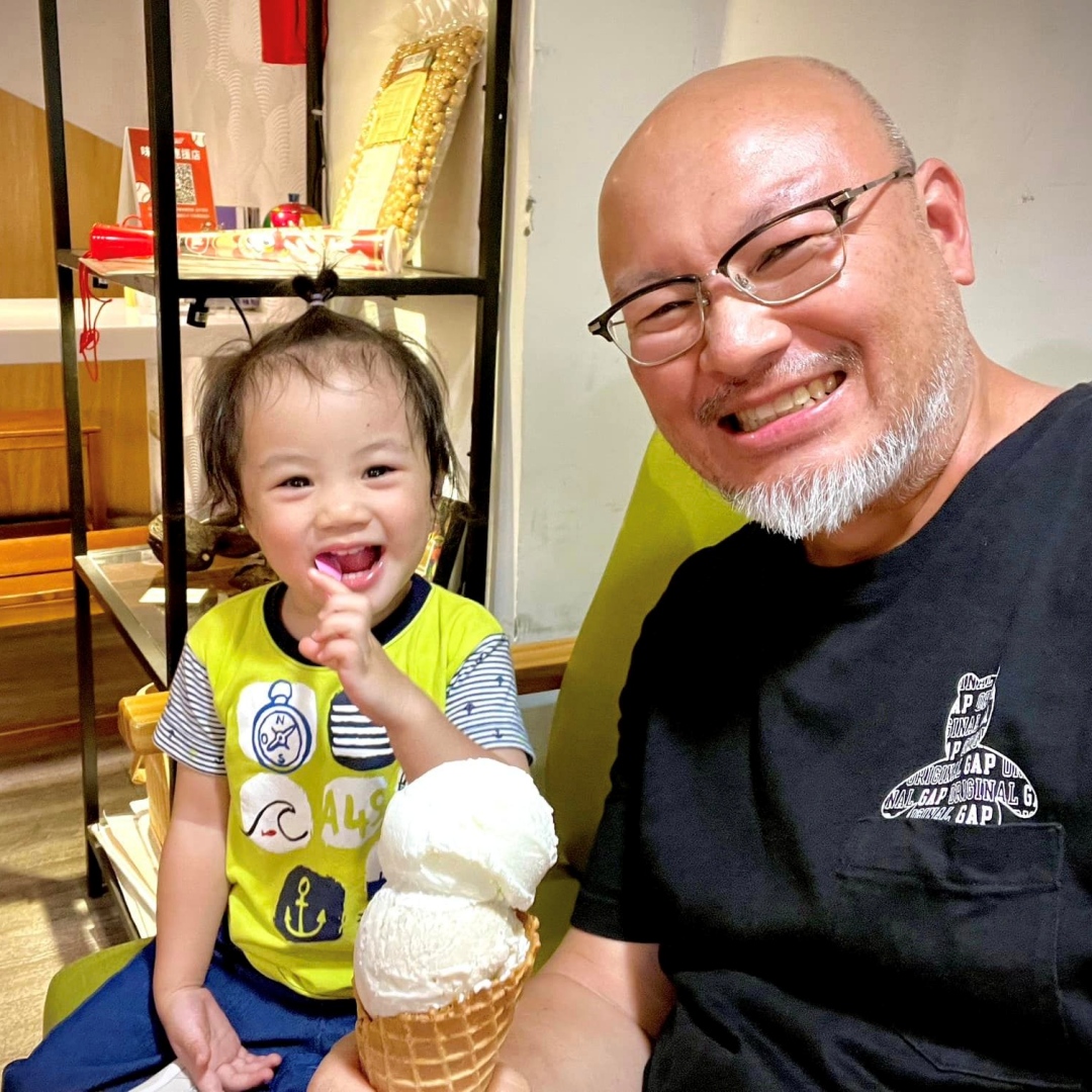 劉亮佐女兒典典戒奶嘴成功！終於不必再擔心因此會造成牙齒和口腔問題