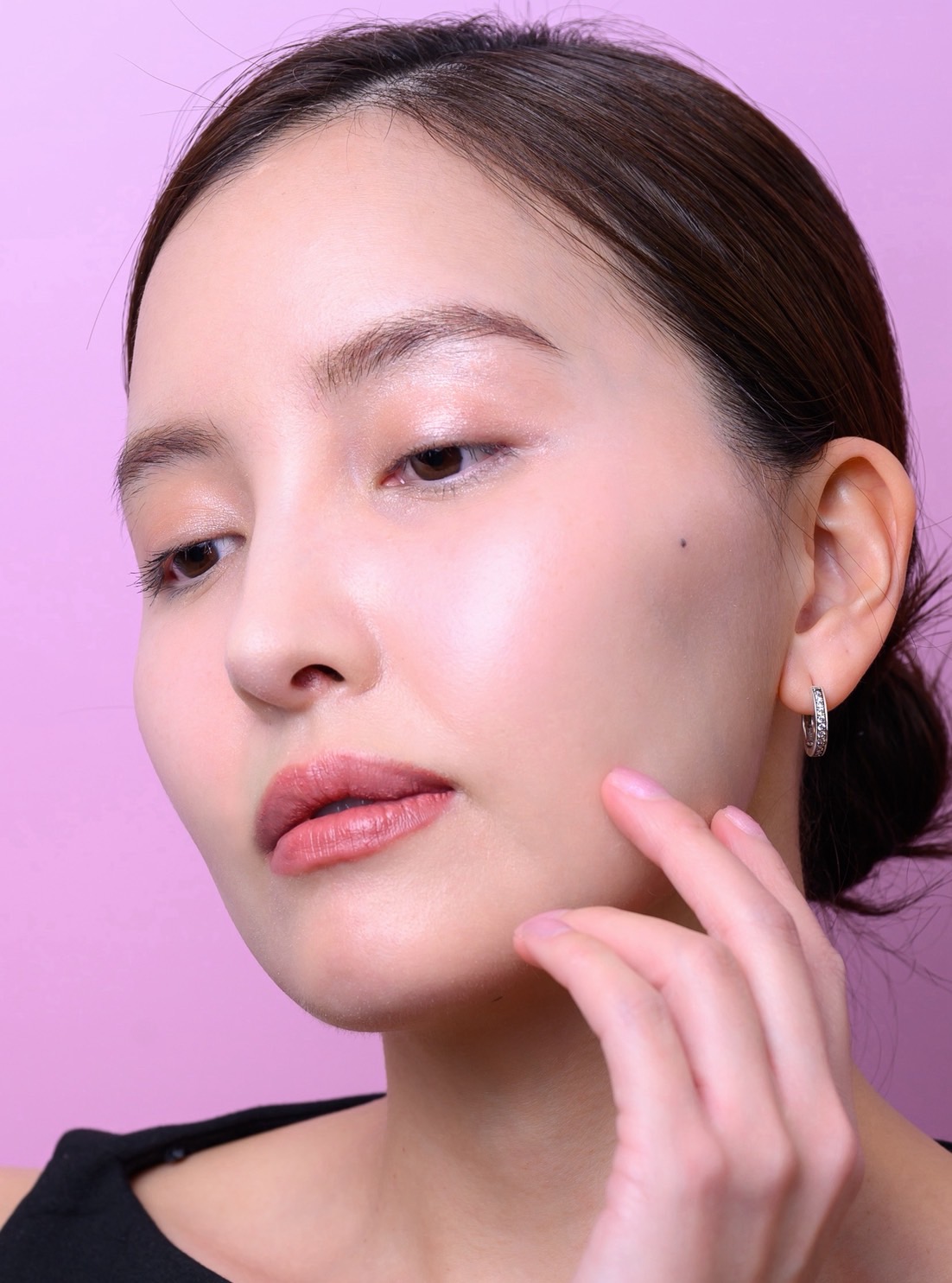 2026 春妝讓媽媽氣質激升！高質感深邃眼神，與透亮紅潤雙頰，一起打造名媛級氣場