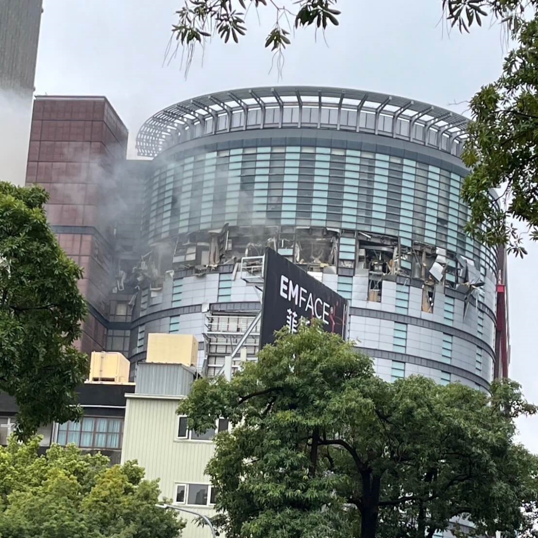 台中新光三越氣爆！4人疑從12樓被炸出，1人無生命跡象送醫