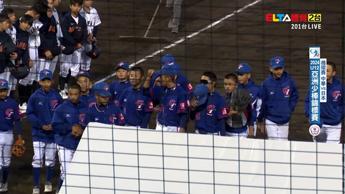 台灣小將完封日本！U12亞洲少棒拿下冠軍門票。怪物小將周震泉：「我最喜歡當投手，因為可以三振對手幫球隊守住勝利！」