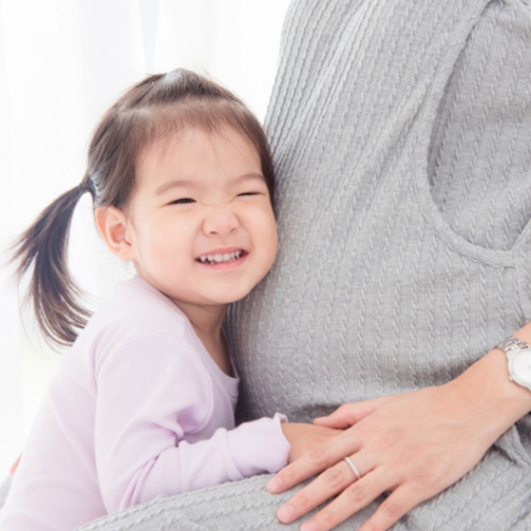 媽媽即將臨盆，6歲女兒貼心祝福逼哭網友