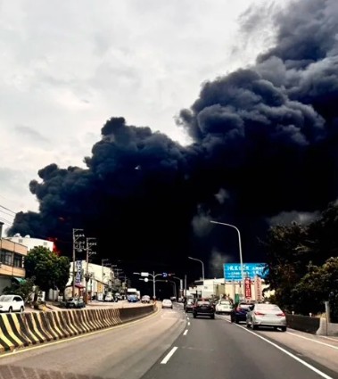 全聯大火父子同喪火場！目前至少9人死亡，水電包工頭組5人全罹難，起火原因是這個