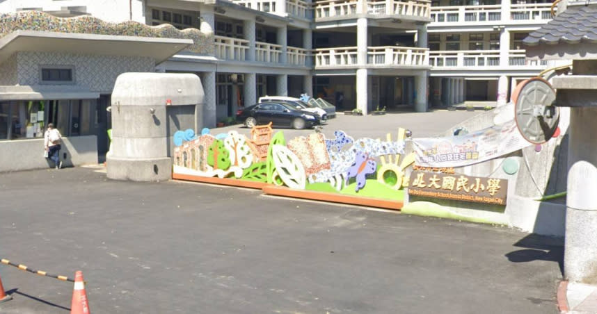 三峽北大國小前重大車禍！放學時間驚傳車輛暴衝，4人命危10餘傷