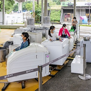 小小火車控照過來！新北市美術館「洗衣機小火車」你坐過了嗎？