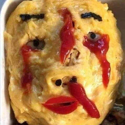 愛妻便當長這樣！老公嘆食欲低落！怨念造型網友笑翻，日本也有一位老公分享老婆一貫的「寒酸風」鬼嫁便當