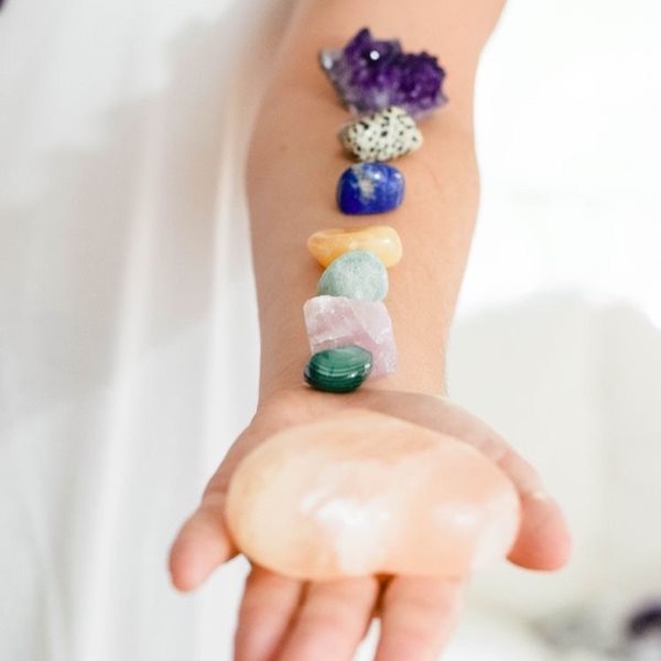 水晶幫你顧小孩！？海藍寶幫孩子增強表達力，想要安撫急躁衝動的寶貝，就要人見人愛的「這一款」