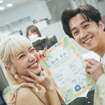 溢出螢幕的甜蜜！LULU、陳漢典突襲登記結婚：「現在真的是我老公了」閃翻全網