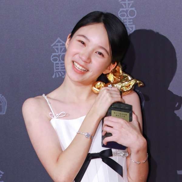 電影《小曉》12歲林品彤封后，一個母親的覺醒：誰規定孩子的路應該怎麼走？擺脫框架，他們就能展翅高飛