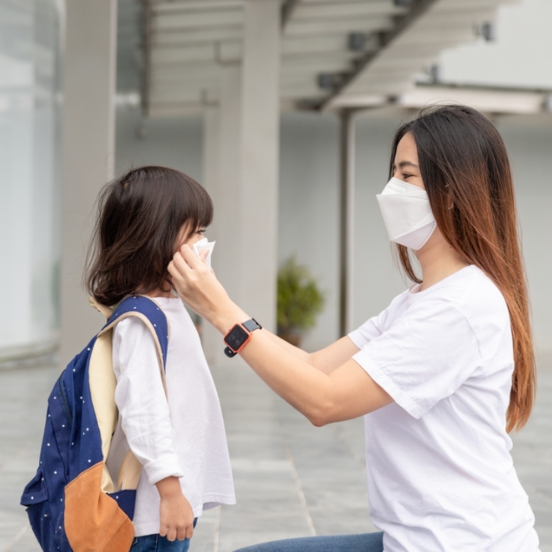 開學日，孩子病倒，家長感嘆「第一天就請假」，網友分享相同經驗