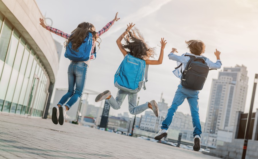 校園3C排毒！？澳洲名校嚴禁使用智慧型手機，僅允許「這一款」老人機