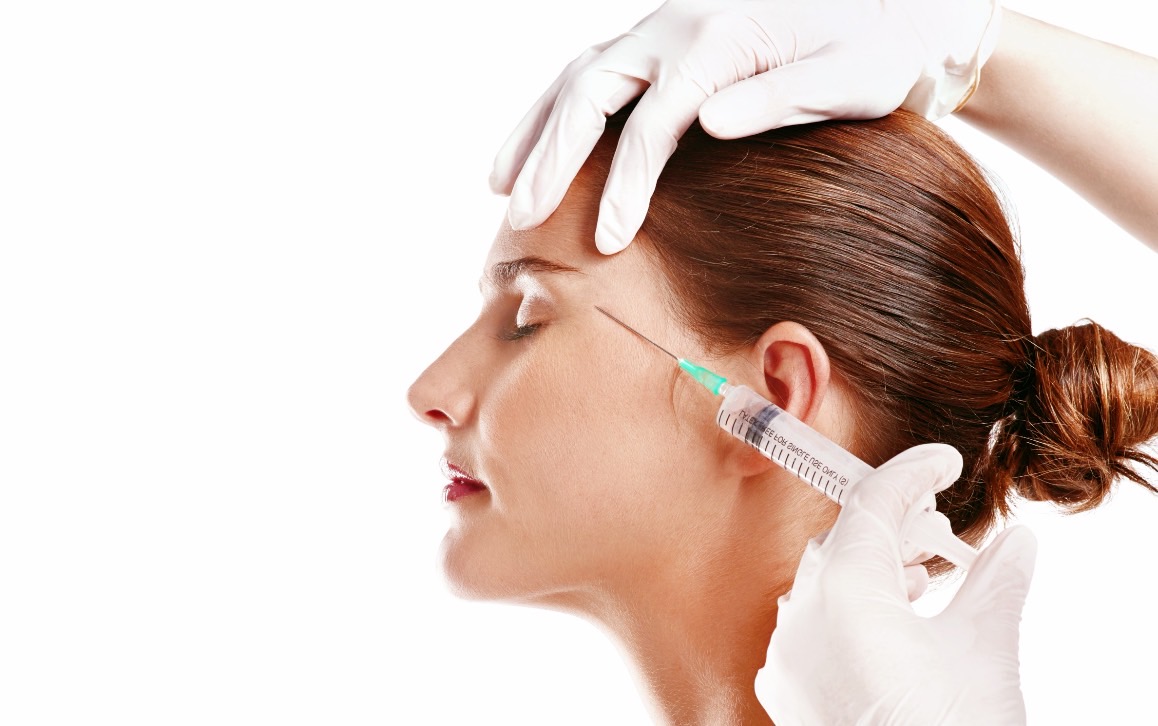 醫美後這樣保養，肌膚不反黑不乾荒！醫師級術後修護全攻略，讓你青春定格更年輕