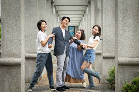 人生卡關但還是要放假《拜六禮拜》！鍾欣凌、丁寧、孫淑媚，演繹熟齡閨蜜的療癒輕喜劇