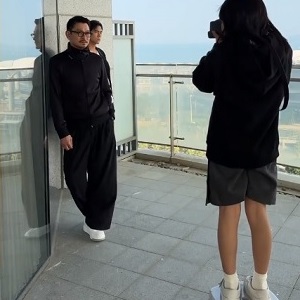 童「眼」無忌！9歲小攝影師獨特視角收割眾男神，劉德華、彭于晏、胡歌、吳磊開心攝