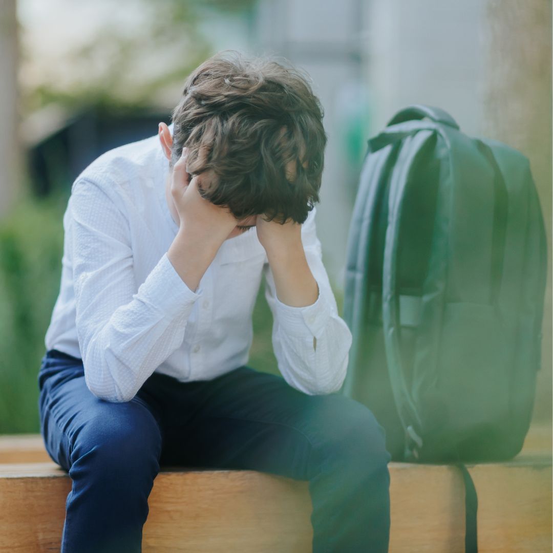 孩子說「我不想上學」其實是在告訴你這些事！醫談青少年壓力與家長陪伴4重點