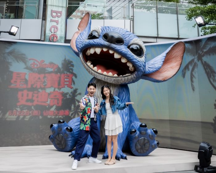 史迪奇巨型雕像現身微風松高！ 真人版《星際寶貝：史迪奇》還原爸媽童年經典，周杰倫也愛牠