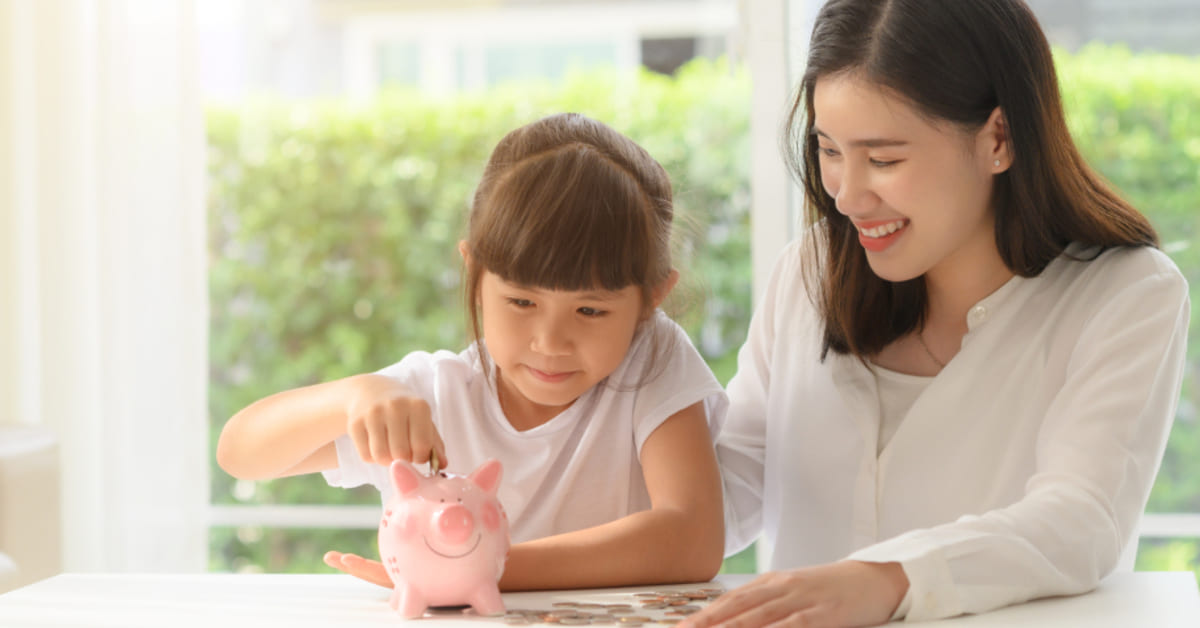 別跟孩子哭窮！避開錯誤的金錢教育，否則小孩成長過程就會失去「這能力」 !  這3 大盲點家長千萬要注意