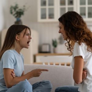 當孩子說出讓你傷心的話，你會怎麼回應？請坦率傳達受傷的感覺，別期待他「總有一天會明白我的苦心」