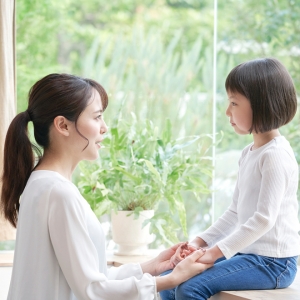 你會跟孩子說「對不起」嗎？還是覺得他理所當然會原諒你？千萬不要覺得孩子不需要你的道歉，這是修補關係的第一步