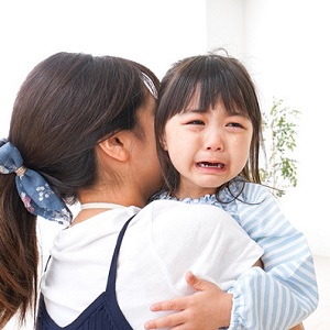 板橋私幼「餵管制藥」孩子何其無辜，但其實家長更是弱勢！誰不想多花一些時間陪陪孩子，及早察覺？