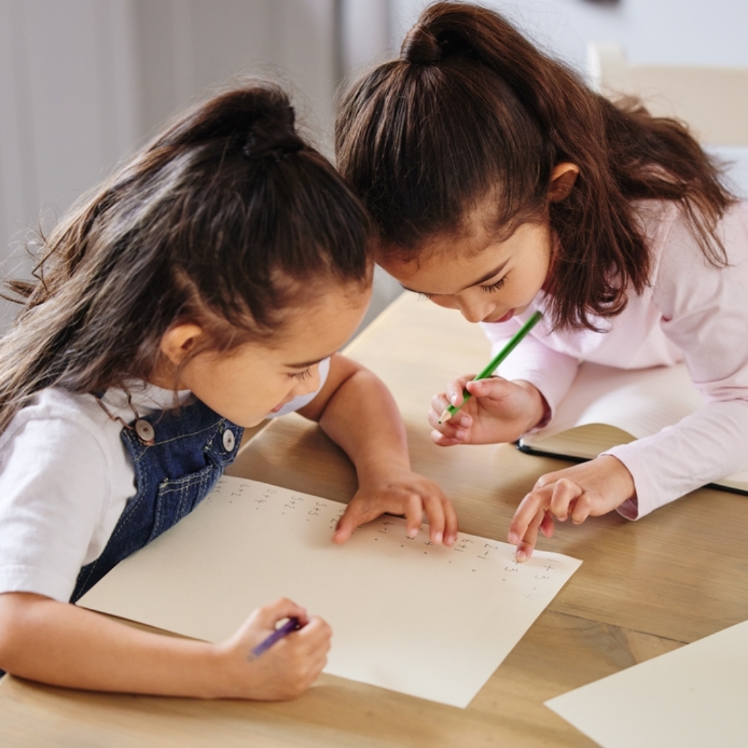 陪孩子做作業總是快氣炸？應該幫多少？一直陪寫作業會不會讓孩子不夠獨立？