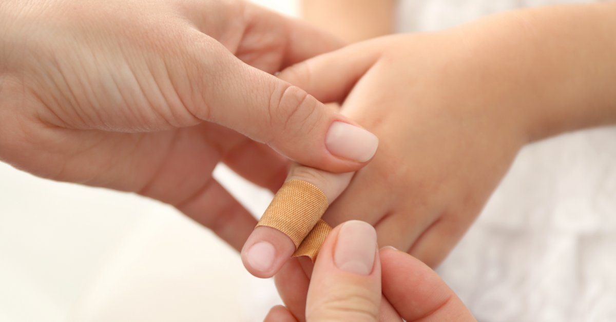 小孩刺、割傷時,家長能做的緊急處理|Mombaby 媽媽寶寶懷孕生活網