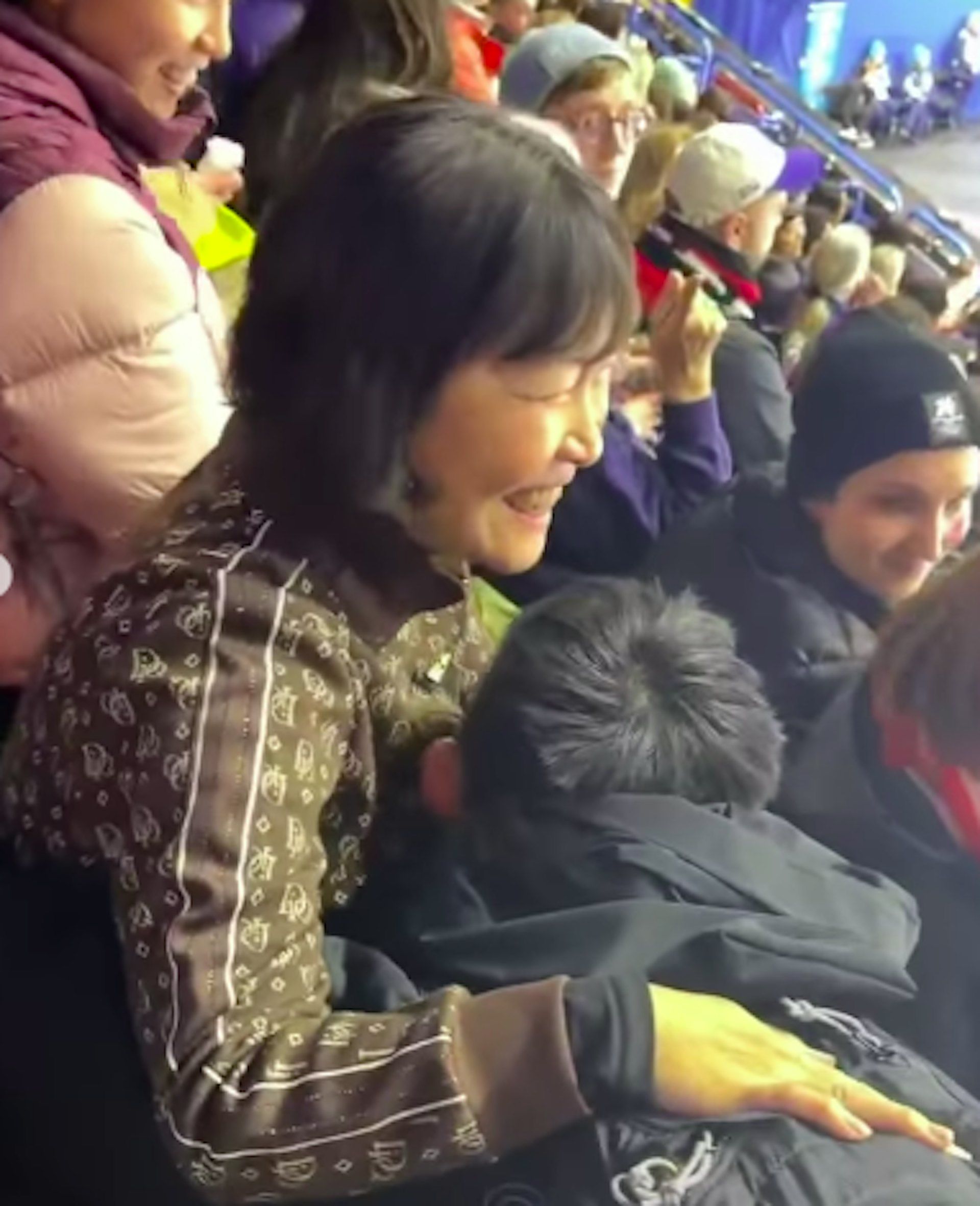 19歲李宇翔滑進冬奧殿堂！從西門町冰宮到奧運舞台，凌晨4點的十年陪伴，賽後緊抱阿嬤全場動容