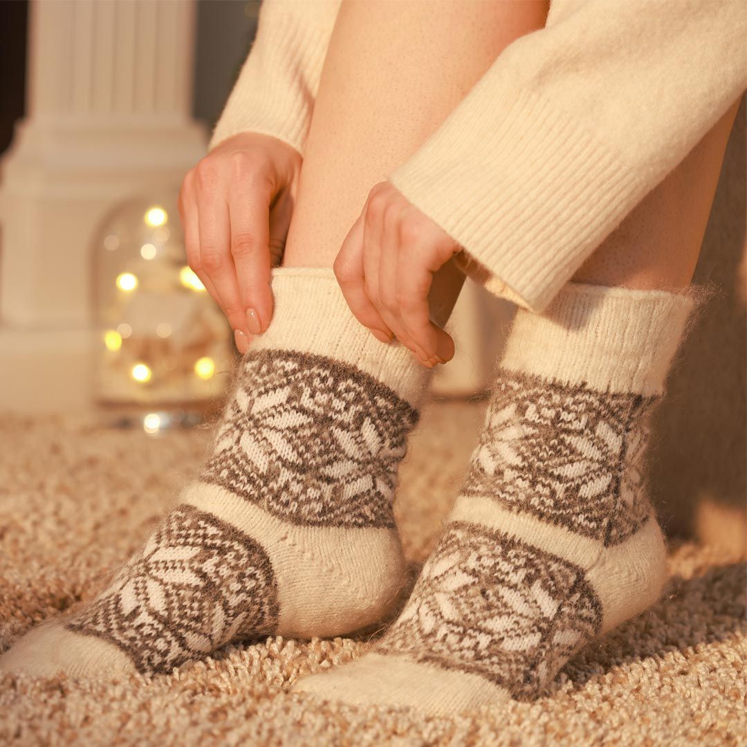 睡覺時手腳要溫暖才會睡得好？專家揭穿襪子助眠的體溫機制