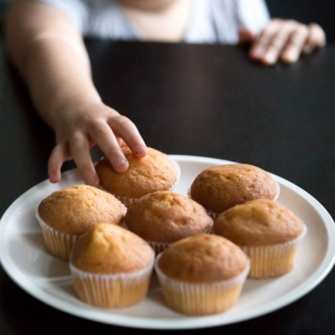 嬰兒10個月就懂「騙」？研究揭幼兒說謊發展曲線，3歲已能編造故事