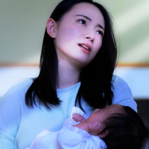 不餵母乳，媽媽覺得自己很失敗，也很內疚。身旁助產士直言：母親的價值不在餵不餵母乳！