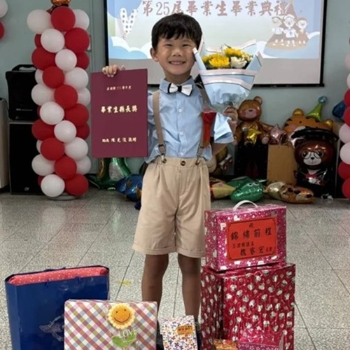 24個畢業獎全拿！澎湖花嶼國小附幼唯一畢業生，校方隆重舉辦典禮儀式感滿滿