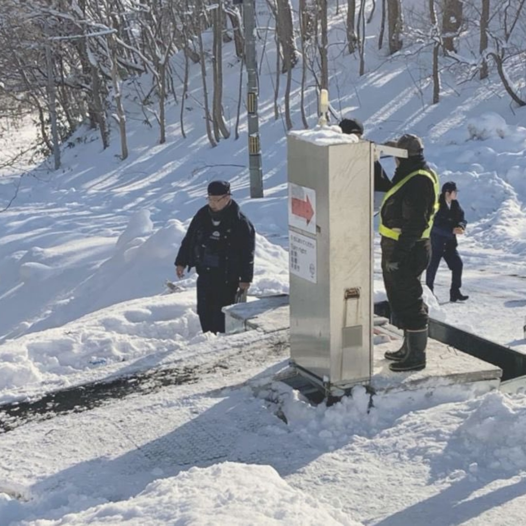 北海道滑雪場魔毯奪命，5歲男童跌倒捲入，卡45分鐘後拉出不治