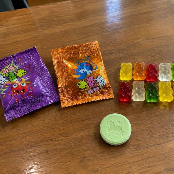 「看起來像糖果，真的就是糖果嗎？」五顏六色小熊軟糖、跳跳糖竟是毒品偽裝！