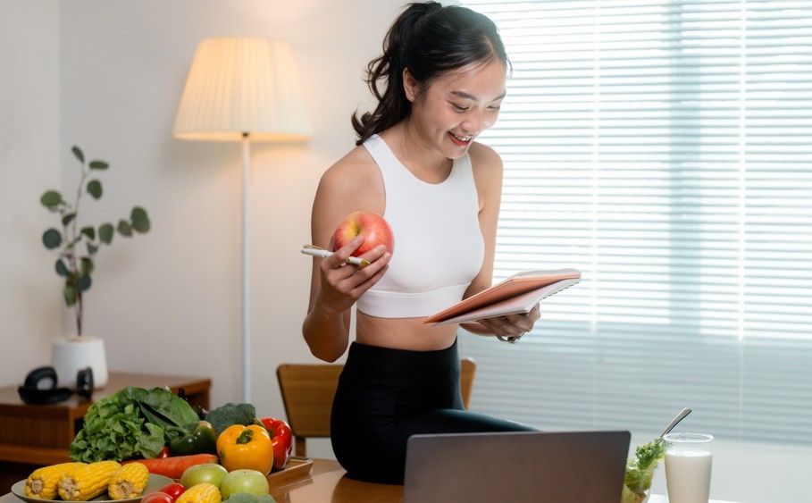 肌少症年齡提前警訊！三大關鍵讓媽媽肌肉量悄悄溜走，營養師建議：先從「這兩點」下手