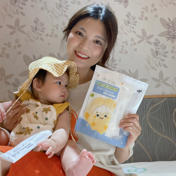 幫寶寶刷牙，爸媽不怕再被咬手！育兒神隊友「oh care 歐克威爾口腔清潔棉棒」，0歲就要培養口腔清潔好習慣