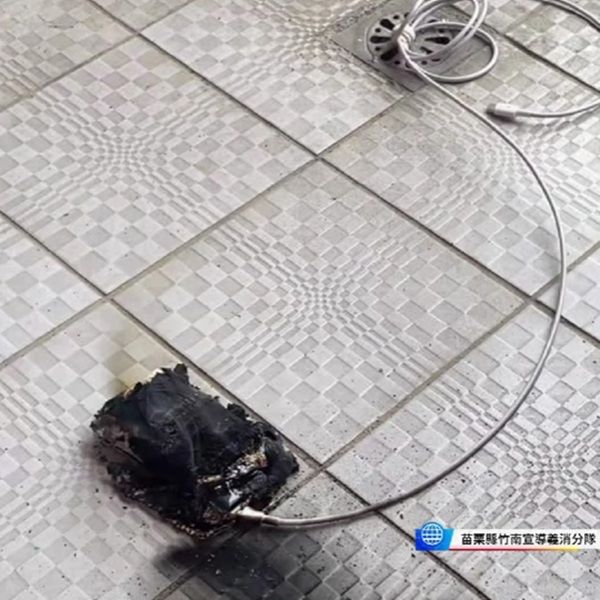 行動電源才充2分突起火爆炸，消防專家籲：最可怕的是你以為「鋰電池」不會燒！5點異狀馬上停用