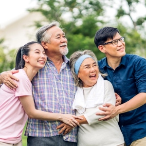研究指出，有孩子的人更長壽，活到76歲以上的機率高！但生幾個很關鍵，你猜是幾個？