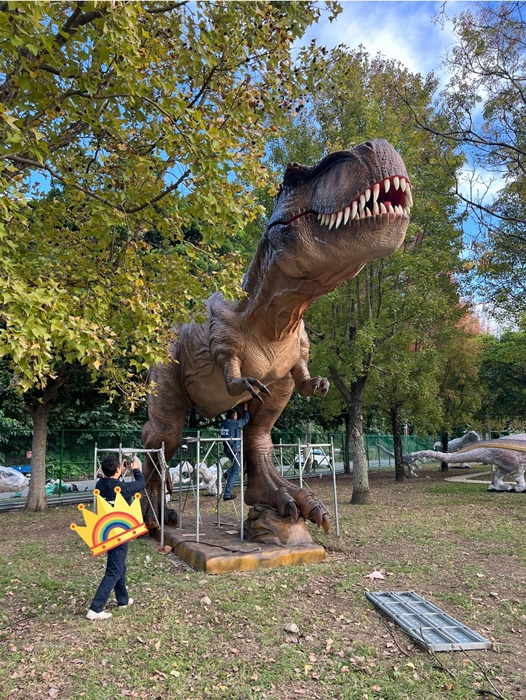 北台灣最大戶外恐龍樂園要開了！「恐龍大復活 關渡探險樂園」，近70隻擬真動態恐龍「貼臉低吼」！票價怎麼買最划算？