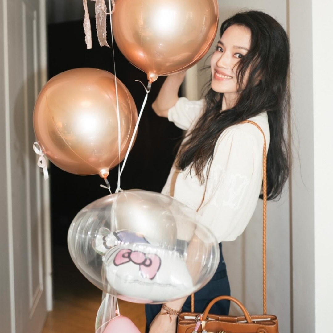 舒淇坦言一直想要孩子，為此曾停工一年備孕，如今選擇順其自然