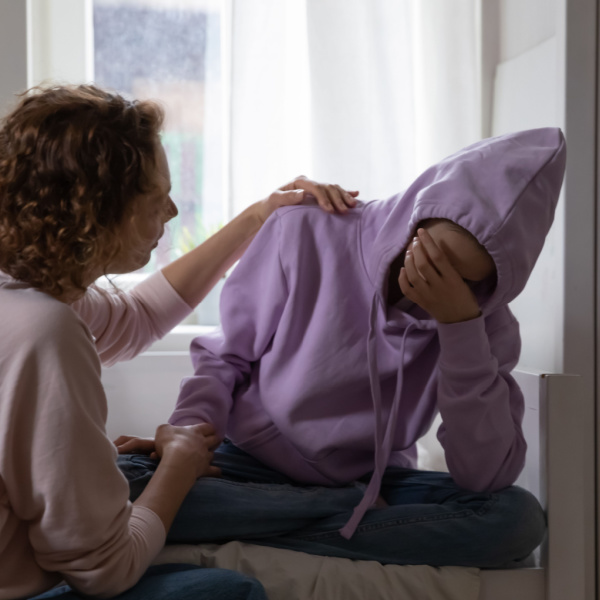 我的孩子是叛逆還是憂鬱症？醫教2點「辨識關鍵」家長都該學會