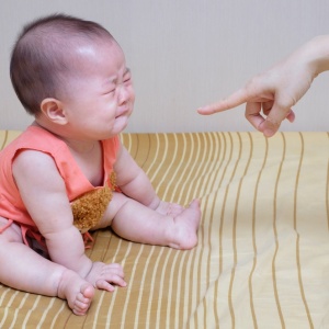 無法控制負面念頭出現......媽媽面對孩子失控哭鬧，忍耐到極限，你知道孩子可能是高敏兒嗎？