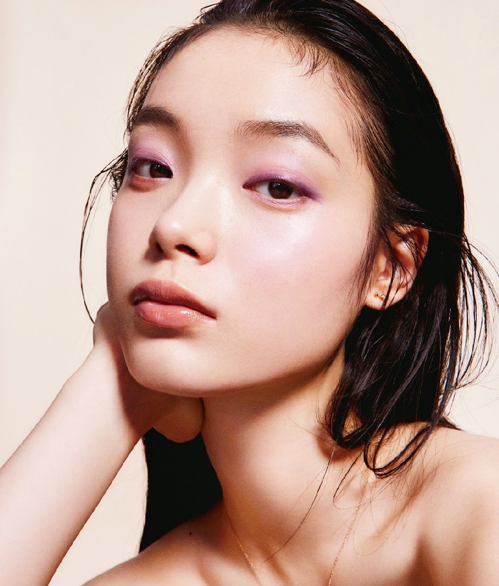 2025週年慶就買這些！替自己選一盤「會發光的眼影盤」，輕鬆為眼神增添一抹溫柔光