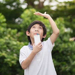 收到學校「身高不足」通知單？兒童內分泌醫：長太矮、長太慢都是警示！低標看這裡
