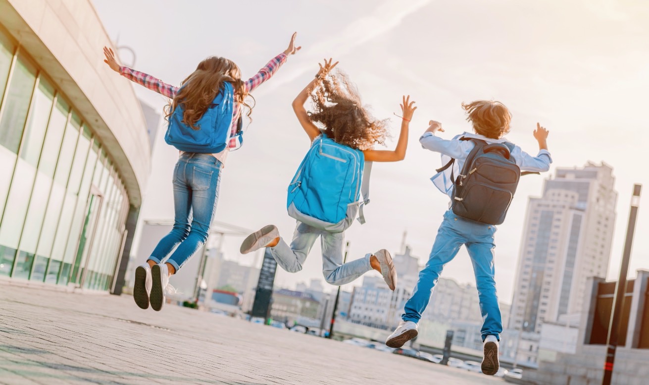 文化幣擴大發放！13歲就能領1200點，看表演、買書、追國片通通算文化投資