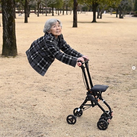 超可愛日本奶奶！ 70歲學攝影修圖，95歲仍繼續拍照分享給逝去的老公看。幽默活力超圈粉！