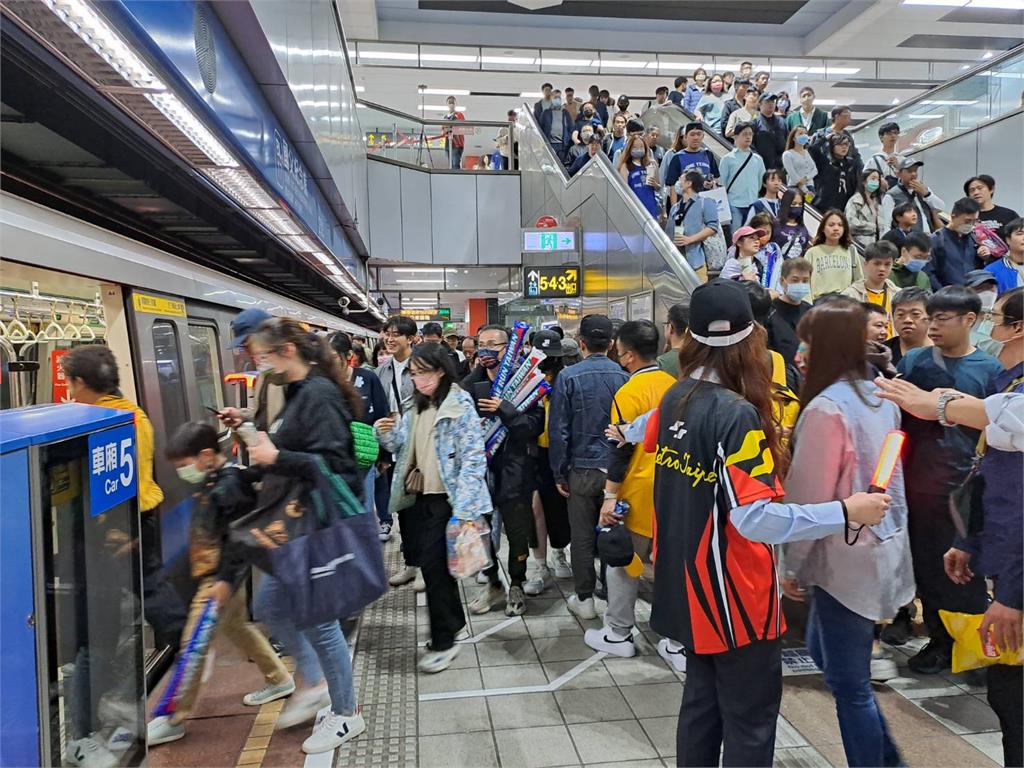 2025跨年台北捷運42小時不收班！紓解人潮，從「這2站」進站，免費搭乘不限站數