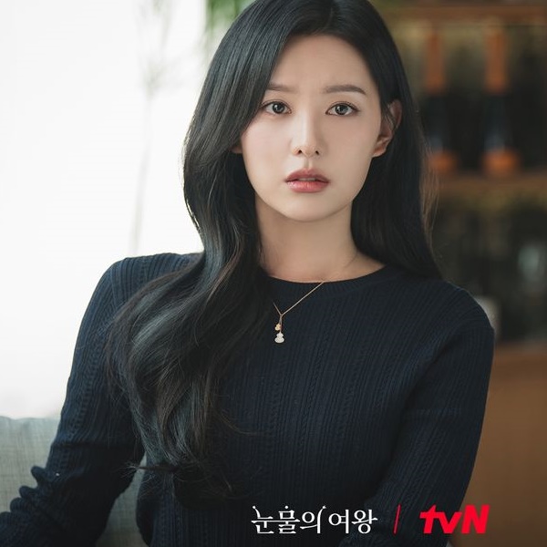 雷/《淚之女王》結局太催淚！金秀賢道出婚姻真諦：「壞了就修、破洞就補。不完美仍要陪著你。」